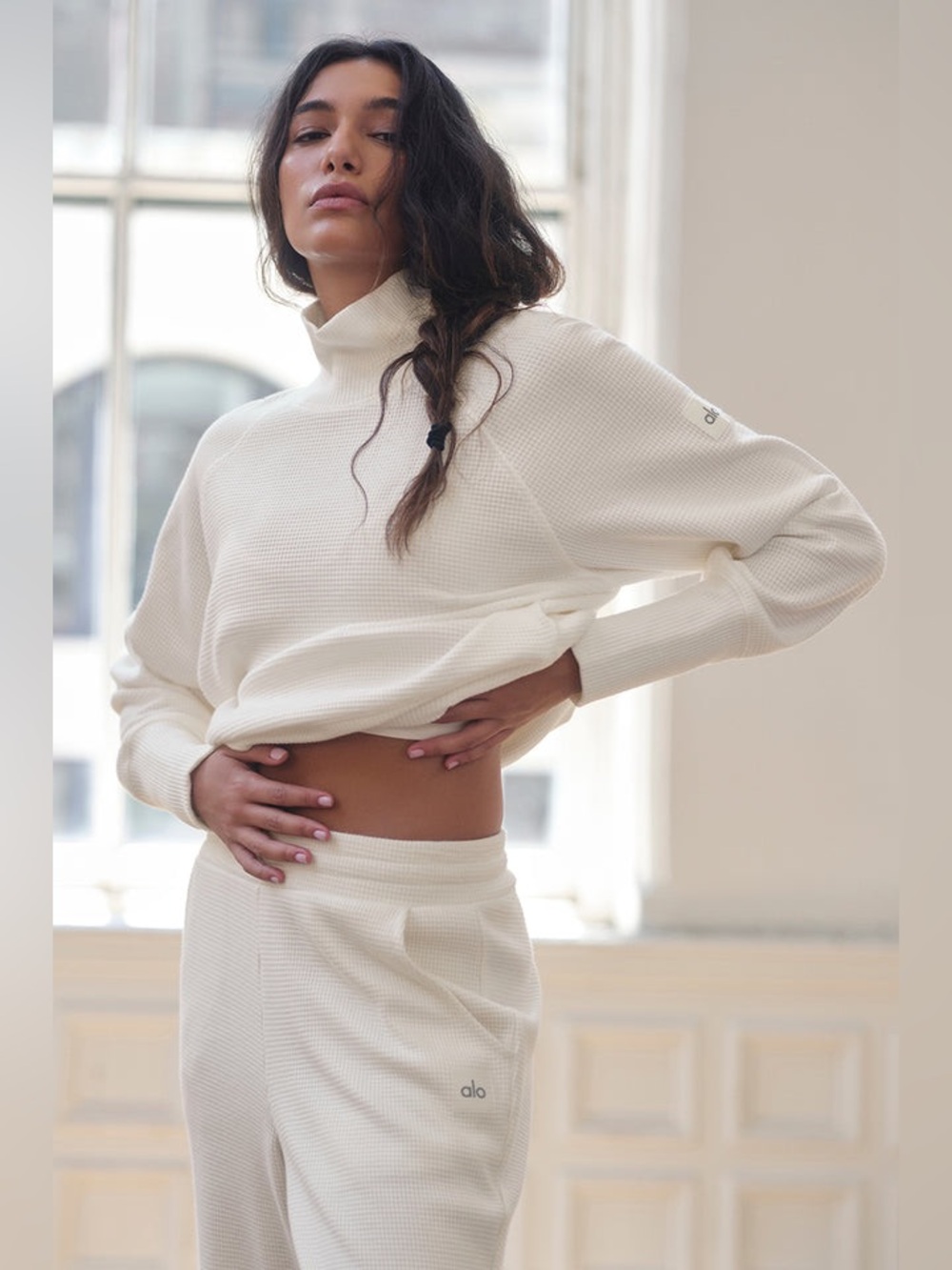 Alo Waffle Weekend Escape Mock Neck Sweater and Jogger Set, lvory XS 🧇